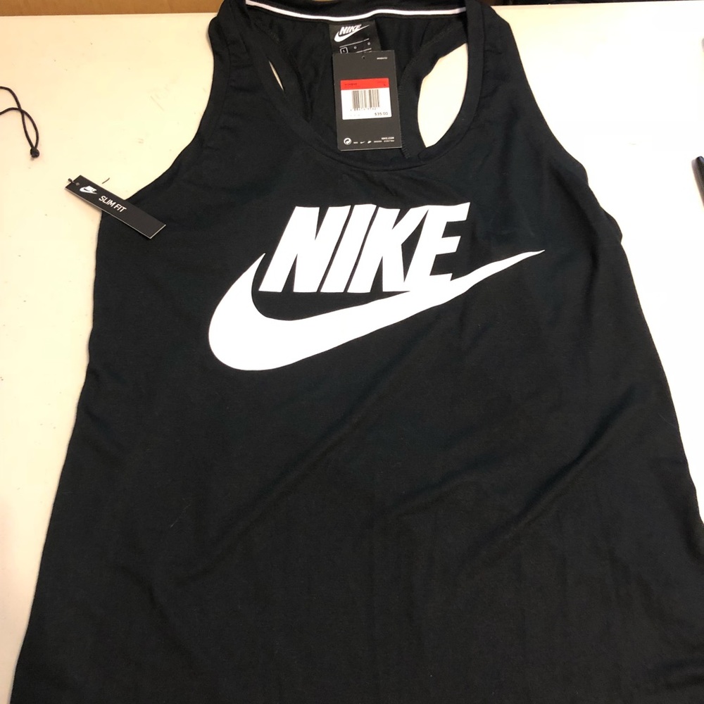 Women’s Nike shirt
